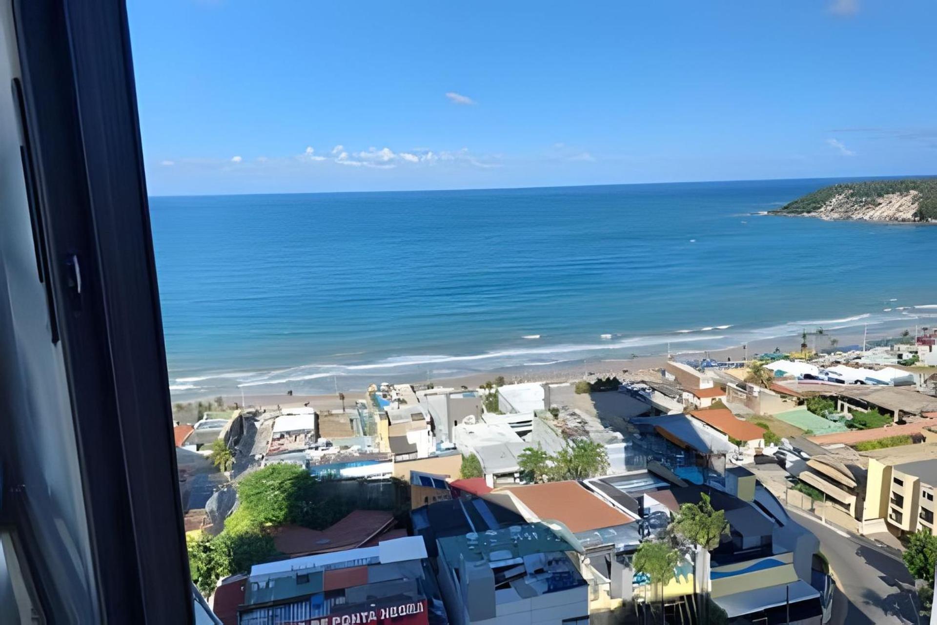 Plaza Apartment *